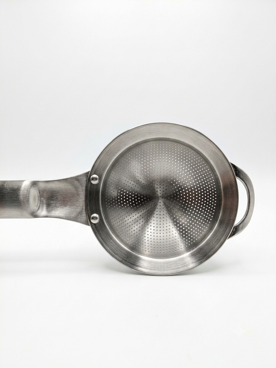Shengya Pure Stainless Steel Tea Strainer with Handle – Perforated Chai Filter for Daily Use